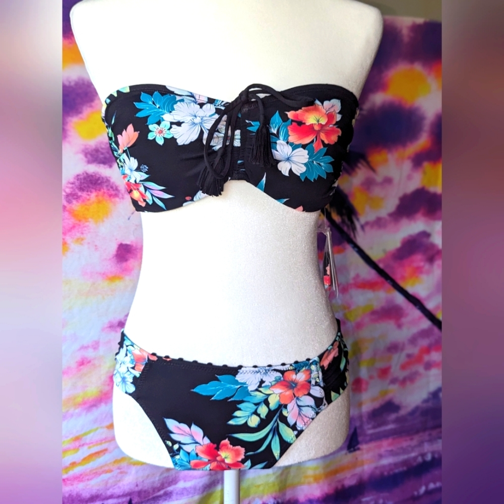 Tommy Bahama Bikini NWT SIZE S/M Multiple style/ reversible (see details below)